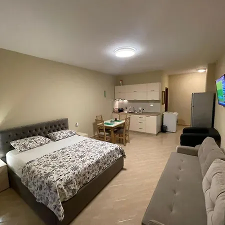 Apartment Nexttoseagolem Golem (Tirana)